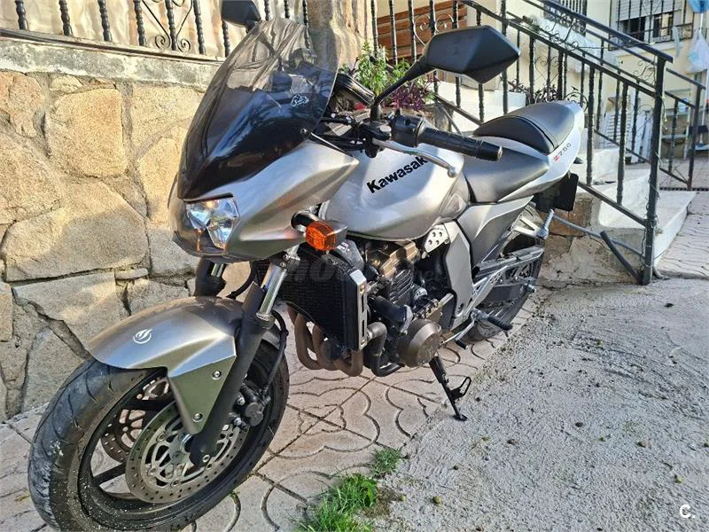 Kawasaki Z 750 – Vista 7