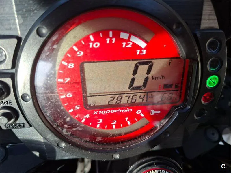 Kawasaki Z 750 – Vista 8
