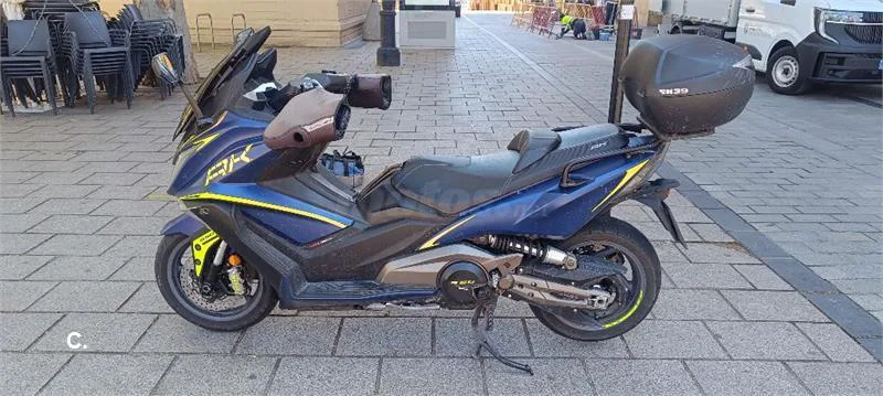 Kymco AK 550 – Vista 3