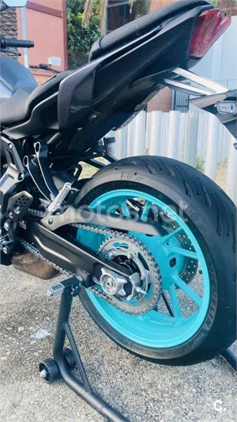 Yamaha MT-07 - Vista 9