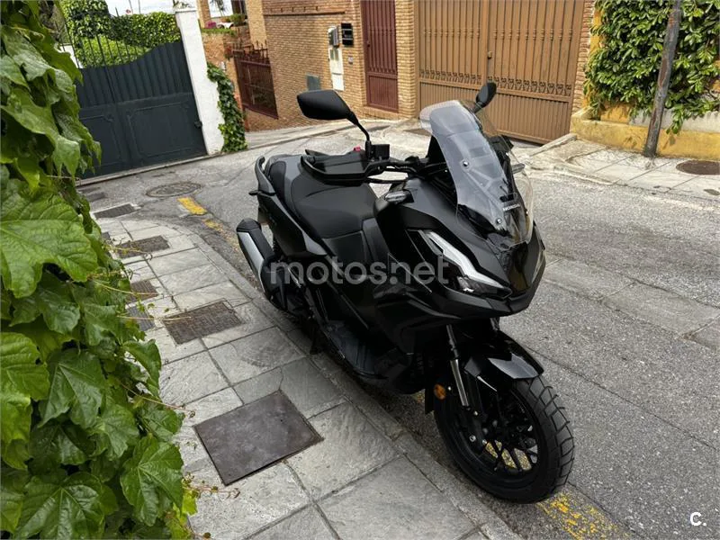 Honda ADV 350 – Vista 2
