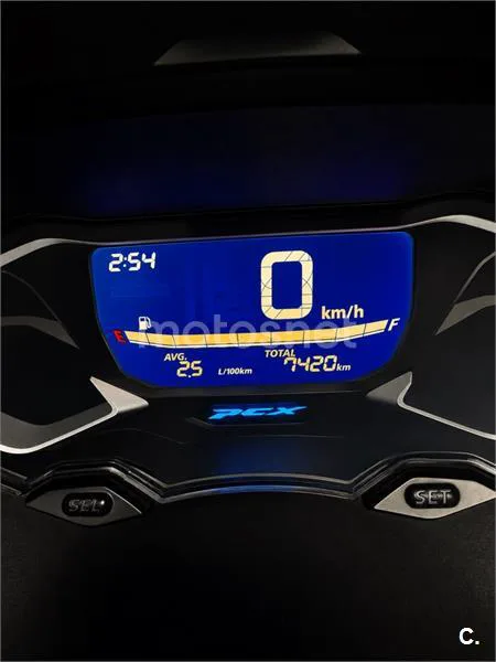 Honda PCX 125 – Vista 4