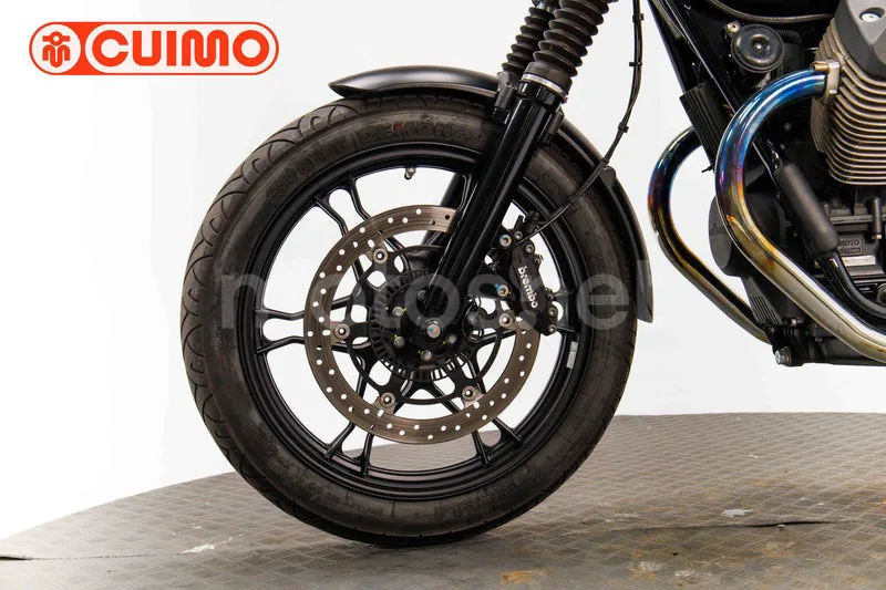 Moto Guzzi V7 II - Vista 42