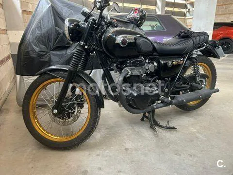 Kawasaki W 800 – Vista 2