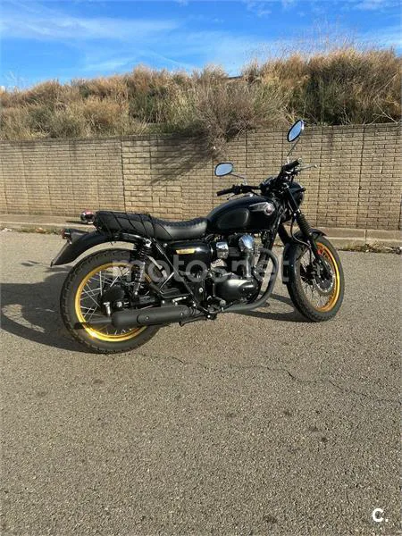 Kawasaki W 800 – Vista 10