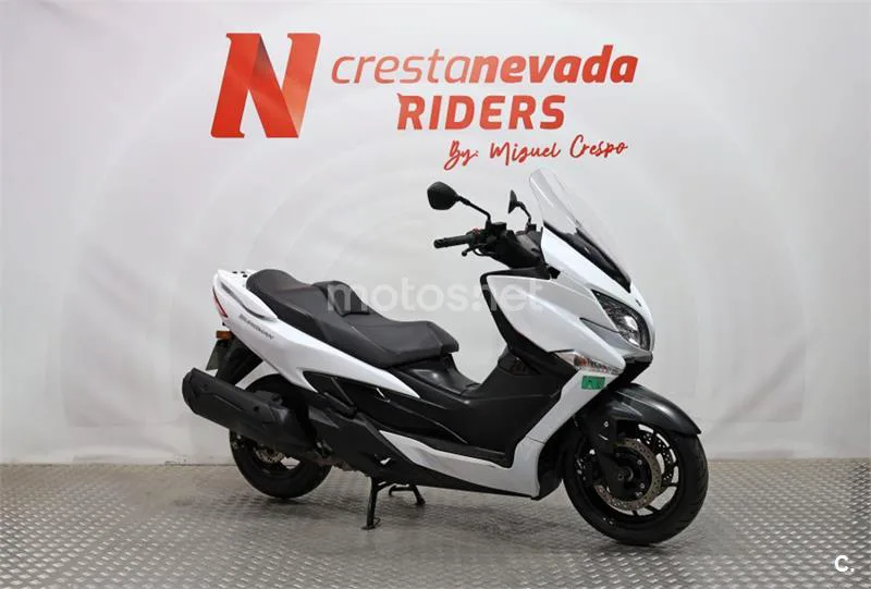 Suzuki Burgman 400 – Vista 6