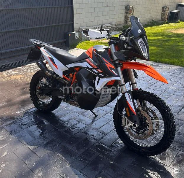 KTM 890 – Vista 2