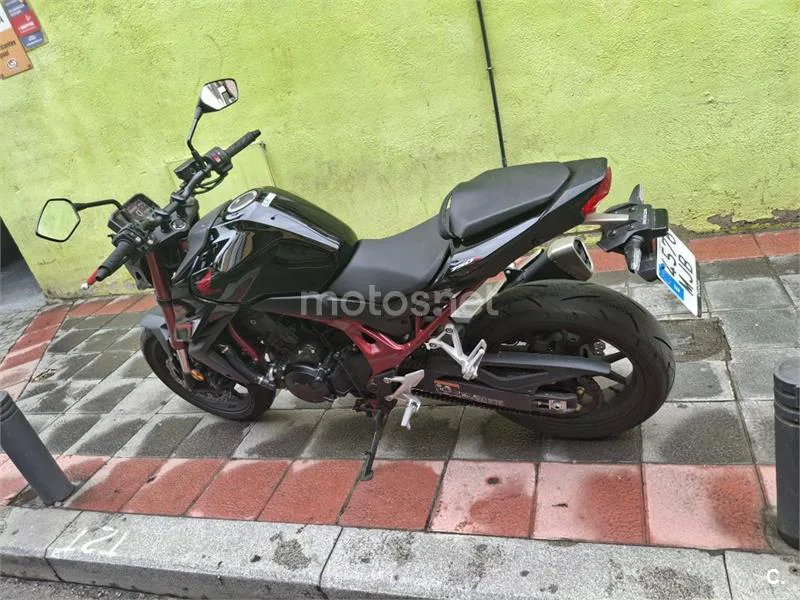 Honda CB 750 Hornet – Vista 10