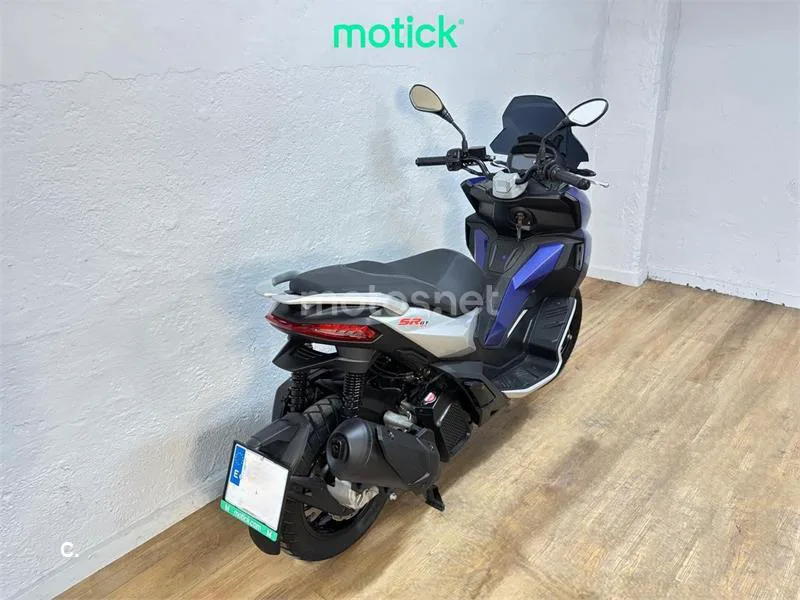 Aprilia SR GT 125 – Vista 11