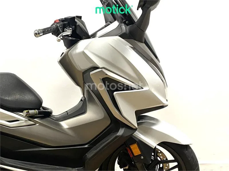 Honda Forza 350 – Vista 3