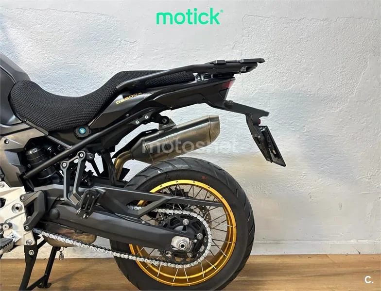Voge 900 DSX – Vista 9