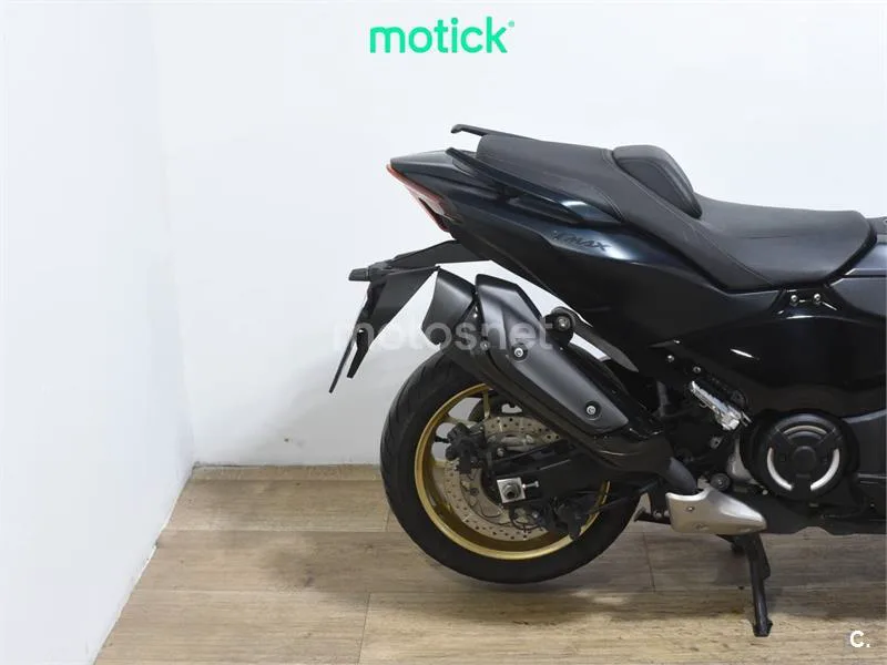 Yamaha TMAX – Vista 3