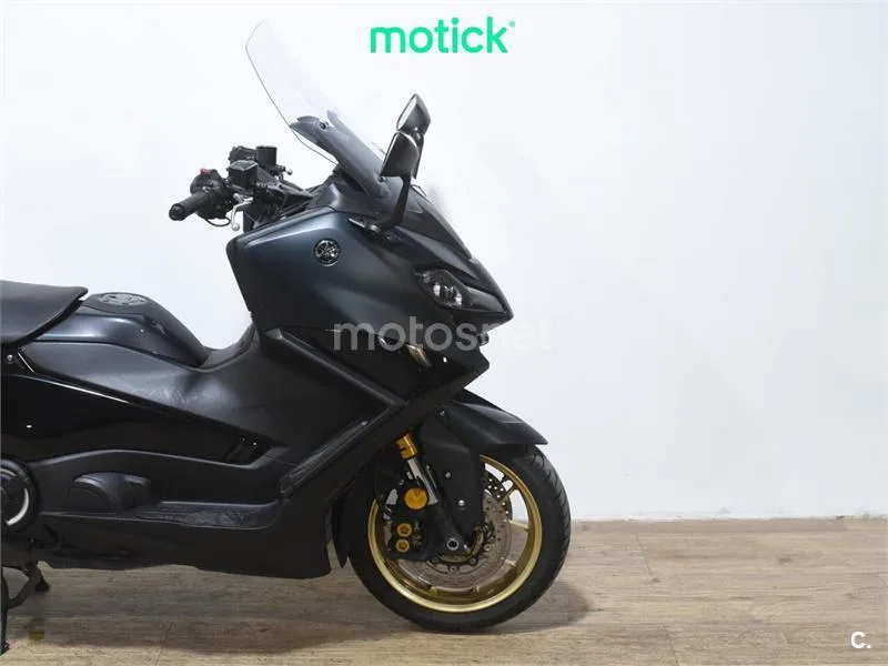 Yamaha TMAX – Vista 4