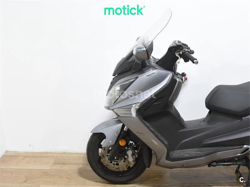 SYM Joymax 300 – Vista 8