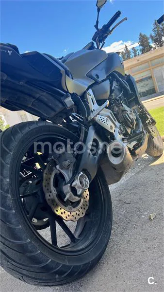 Yamaha MT-07 – Vista 5