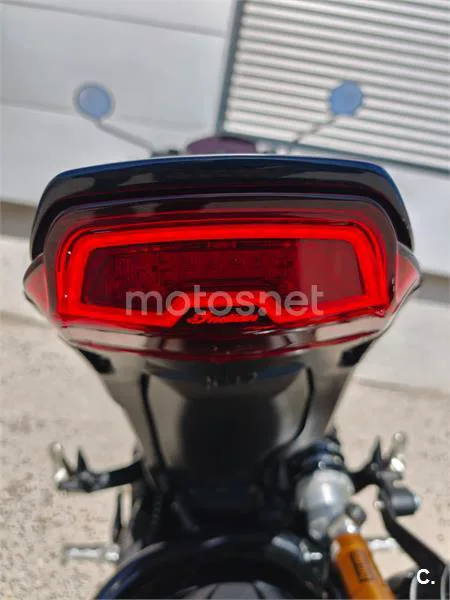 Indian FTR 1200 – Vista 9