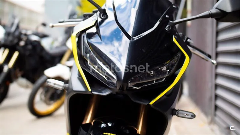 Honda CBR 650 R – Vista 11