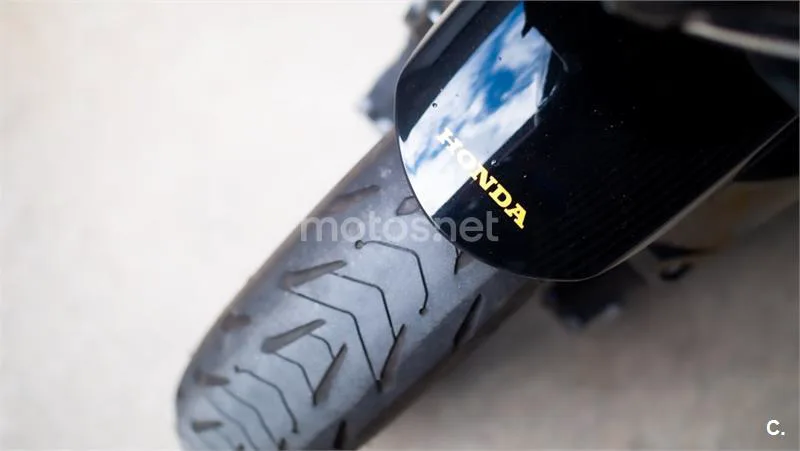 Honda CBR 650 R – Vista 12