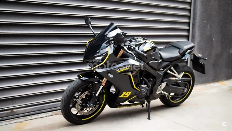 Honda CBR 650 R – Vista 14