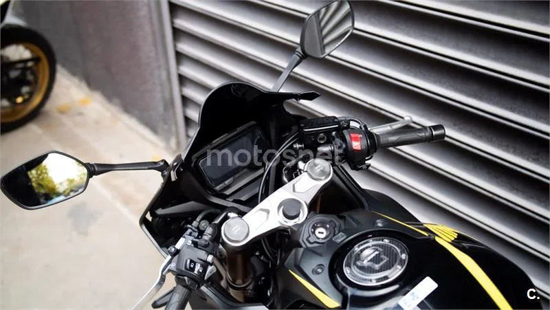 Honda CBR 650 R – Vista 19