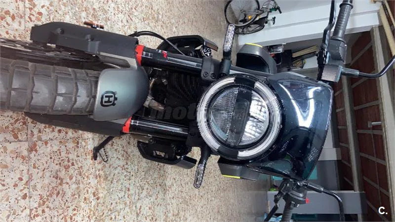 Husqvarna Svartpilen 125 – Vista 3