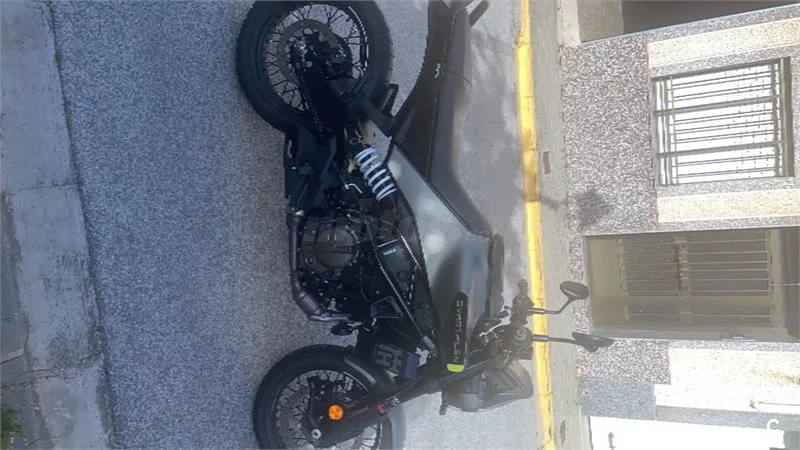 Husqvarna Svartpilen 125 – Vista 4