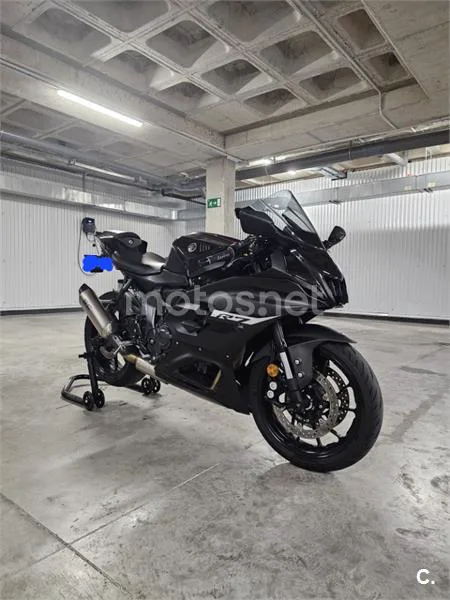 Yamaha R7 – Vista 4