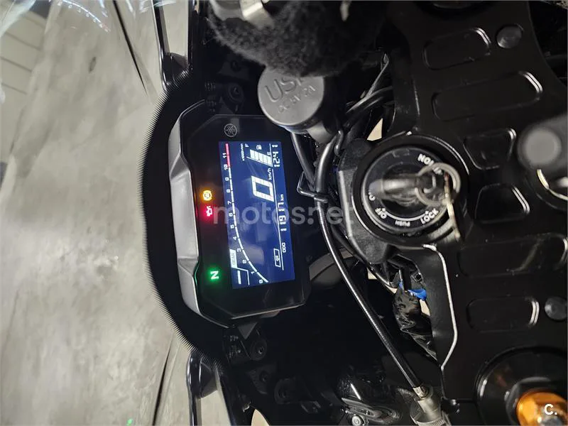 Yamaha R7 – Vista 5