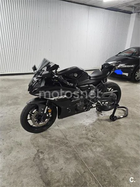 Yamaha R7 – Vista 7