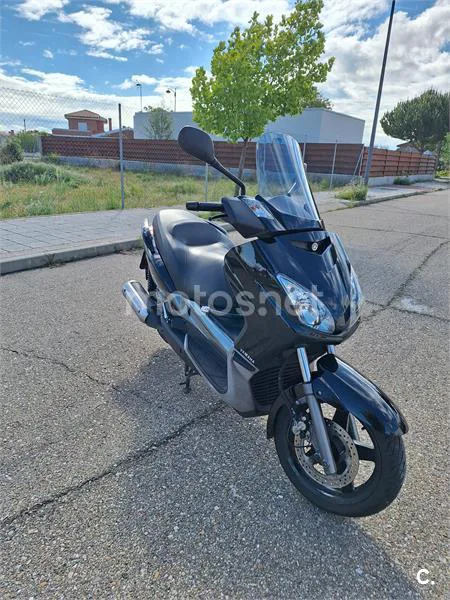 Yamaha XMAX 250 – Vista 11
