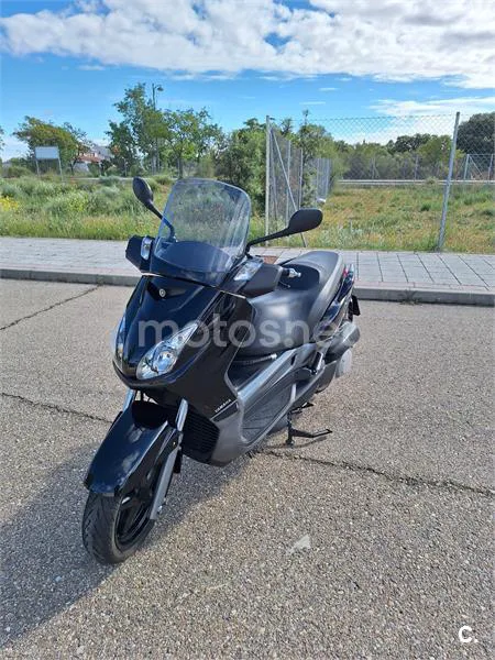 Yamaha XMAX 250 – Vista 12