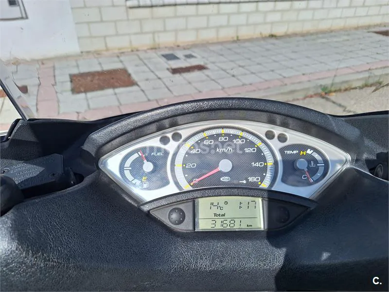 Yamaha XMAX 250 – Vista 8