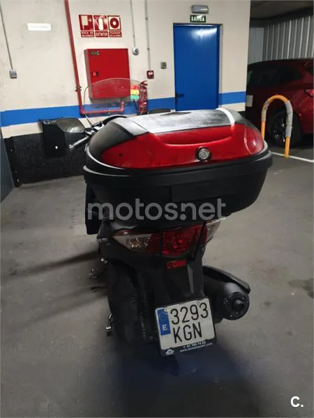SYM Joymax 300 – Vista 4