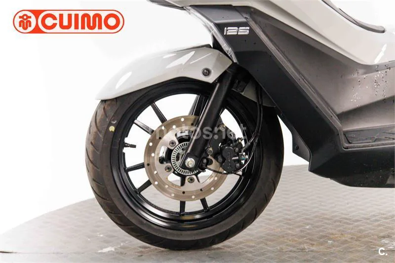 Kymco Sky Town 125 – Vista 19