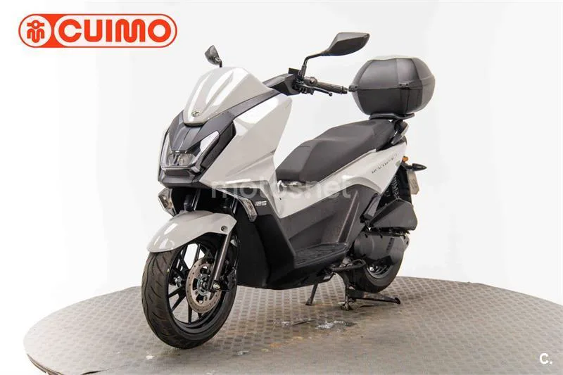 Kymco Sky Town 125 – Vista 9