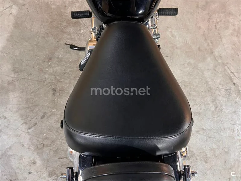 Suzuki Intruder 250 – Vista 12