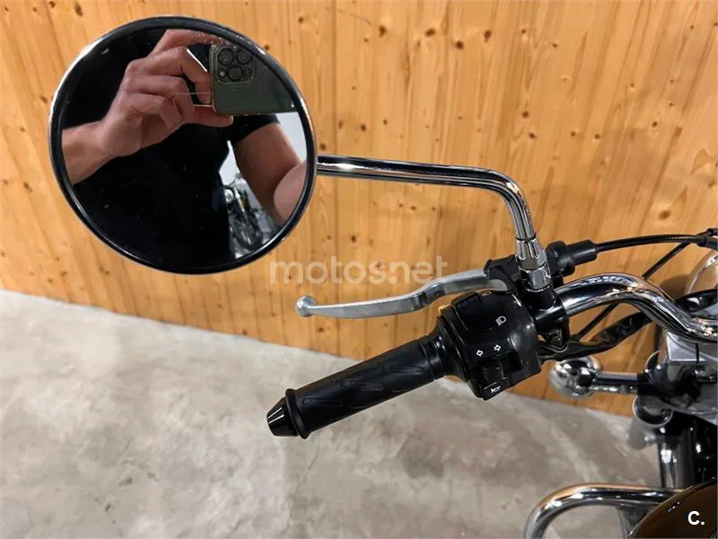 Suzuki Intruder 250 – Vista 14
