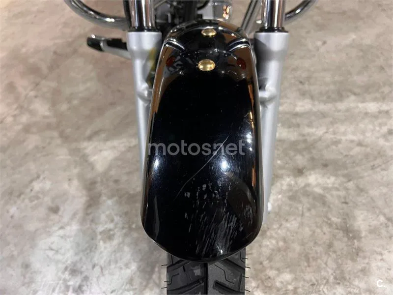 Suzuki Intruder 250 – Vista 21