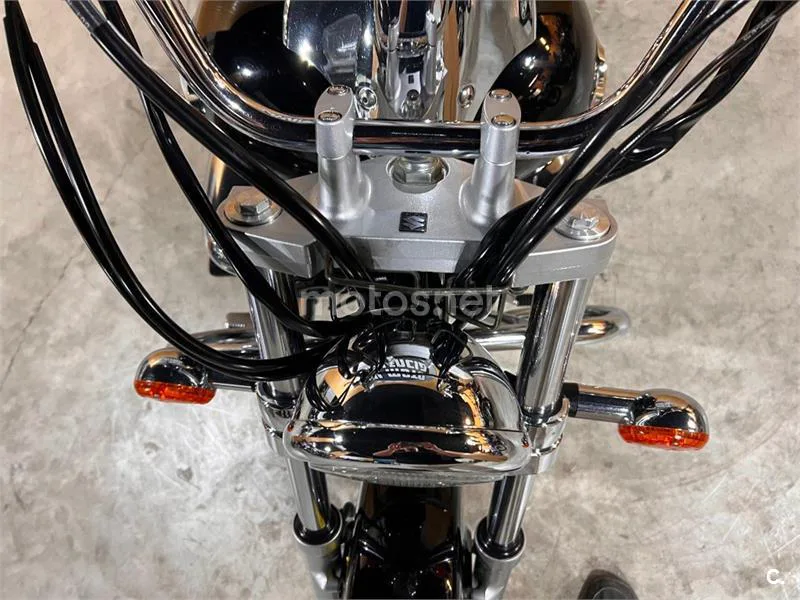 Suzuki Intruder 250 – Vista 24