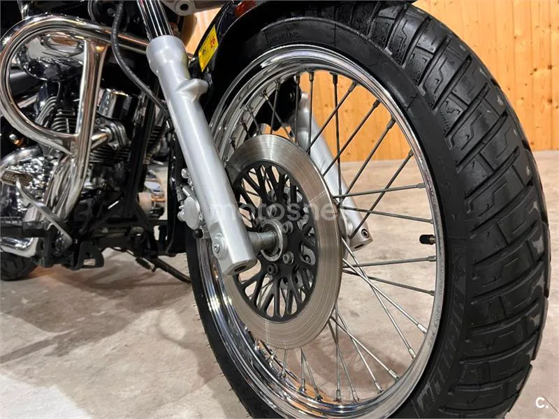 Suzuki Intruder 250 – Vista 33