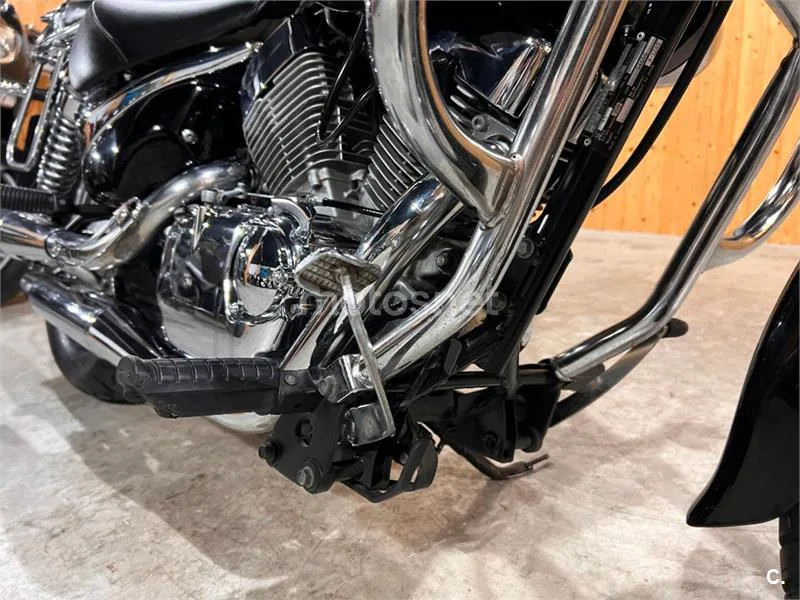 Suzuki Intruder 250 – Vista 34