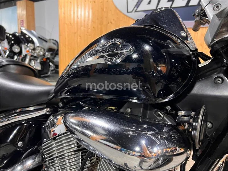 Suzuki Intruder 250 – Vista 36