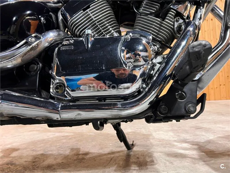 Suzuki Intruder 250 – Vista 42