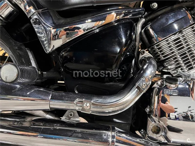 Suzuki Intruder 250 – Vista 44