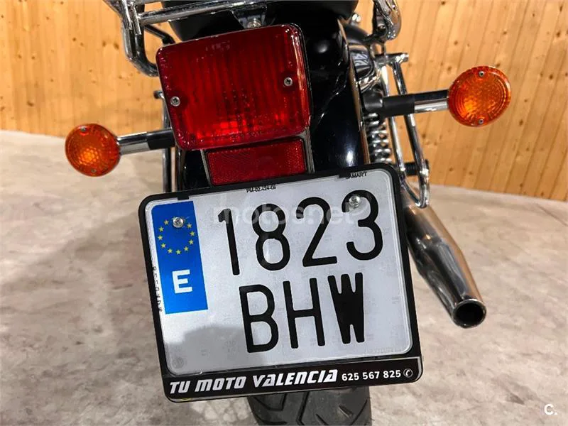 Suzuki Intruder 250 – Vista 9