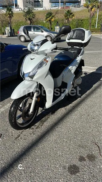 Honda SH 300i – Vista 2
