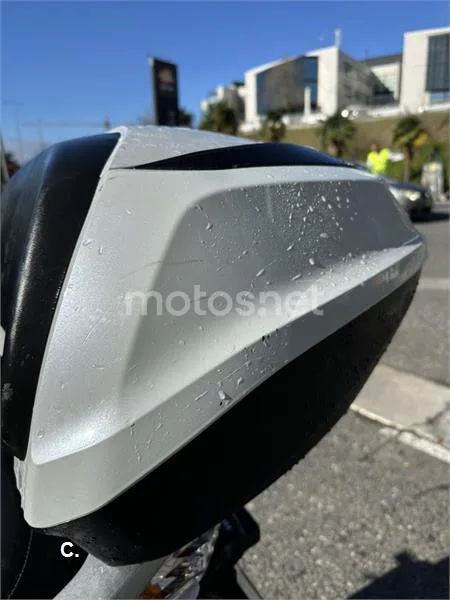 Honda SH 300i – Vista 5