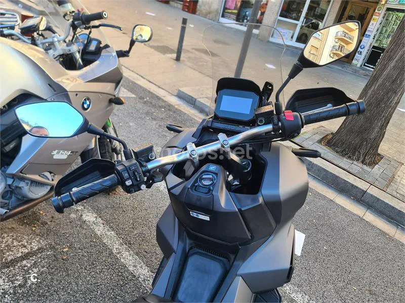 Honda ADV 350 – Vista 3
