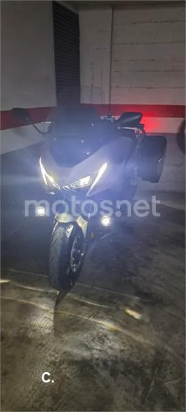 Honda Forza 750 – Vista 8