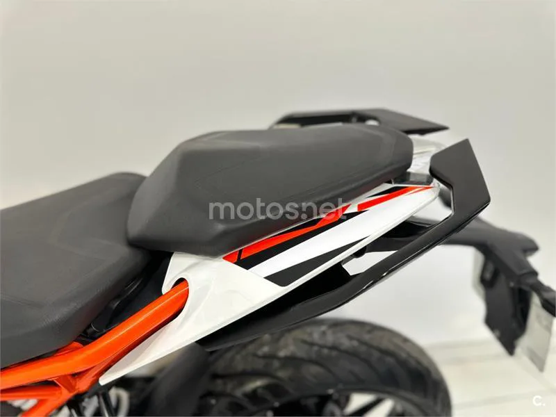 KTM 125 – Vista 12